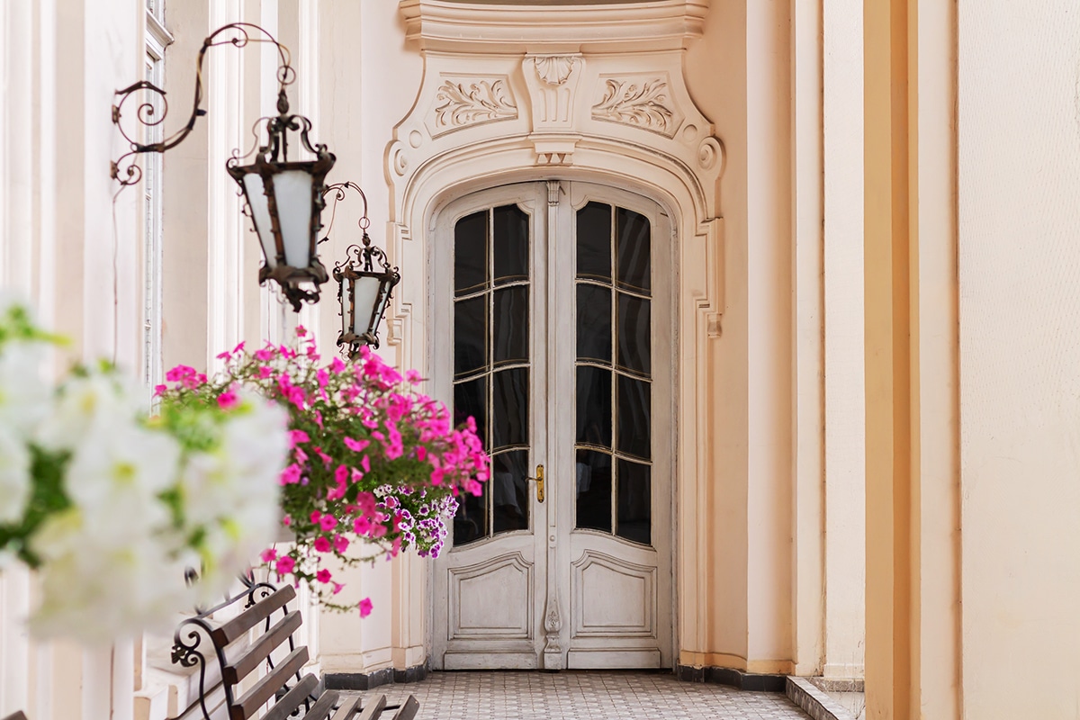 Transform Your Entryway with these Captivating Door Decoration Ideas